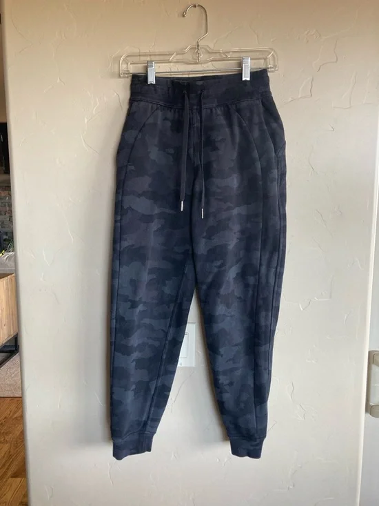 Lululemon Scuba High-Rise Jogger
7/8 Length Heritage 365 Camo Deep Coal Multi - Picture 6 of 13
